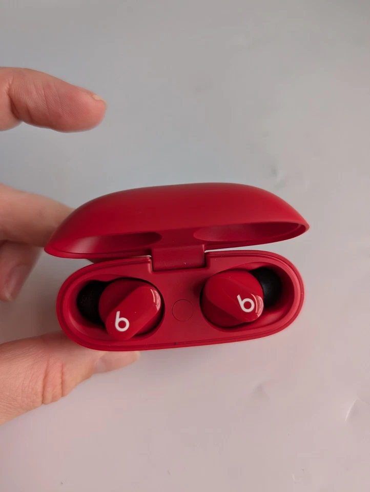 Beats Studio Buds, photo 3 of 5