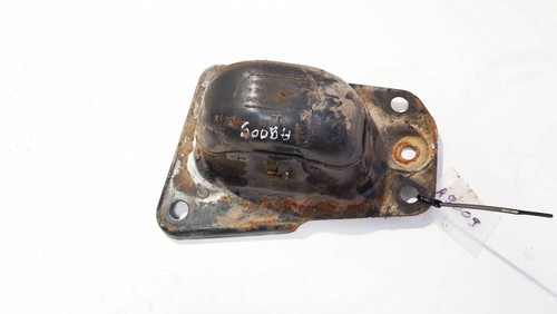 Trunk bracket