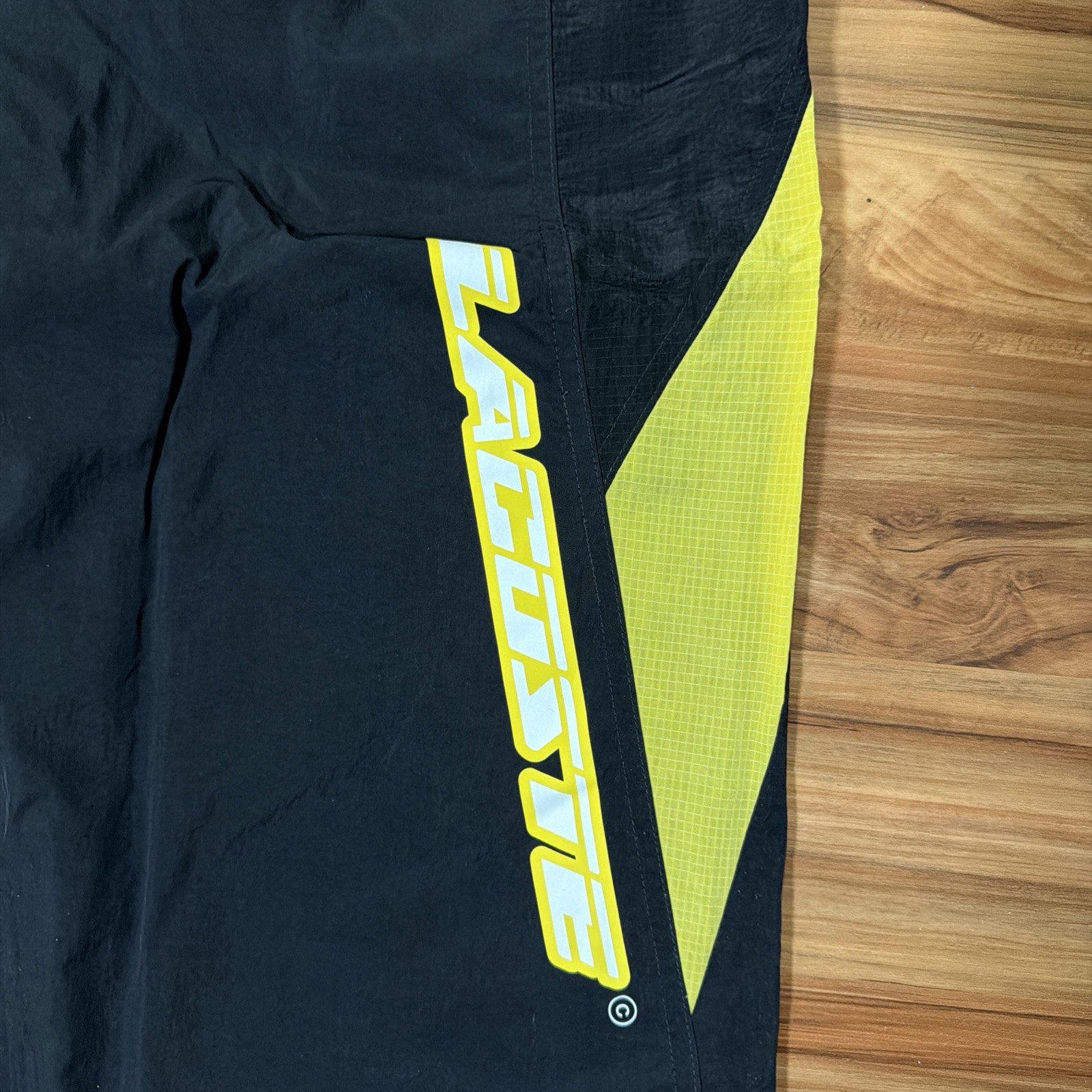 Lacoste Mens Héritage Regular Fit Colorblock Trackpants XL Black/yellow  thumbnail 2