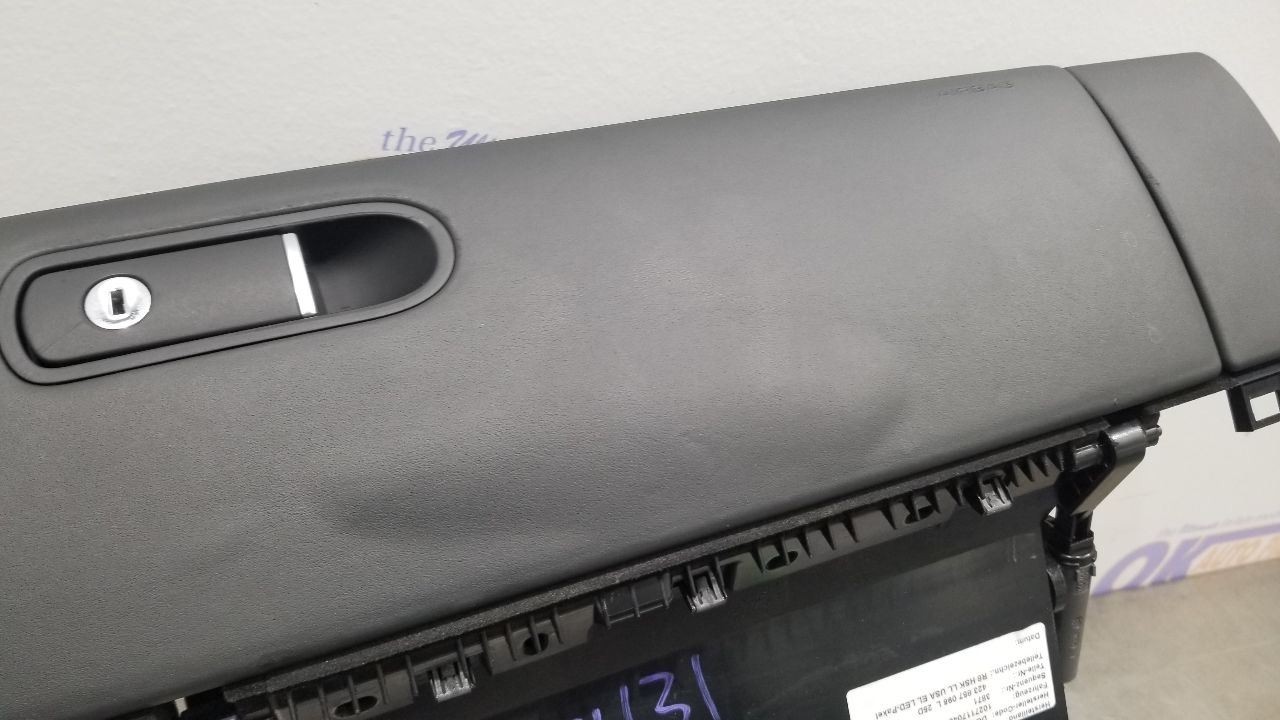 11 AUDI R8 GLOVE BOX ASSEMBLY BLACK 423857096L