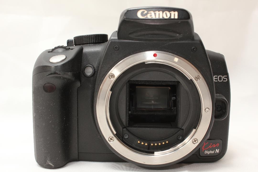Canon EOS Kiss Digital N DSLR Camera Kit EF-S 18-55mm Lens
