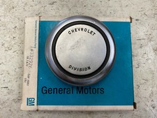 1967-1975 Chevrolet Truck Horn Button Gm 332926 New Old Stock 1967-1975 Chevrolet Truck Horn Button Gm 332926 New Old Stock