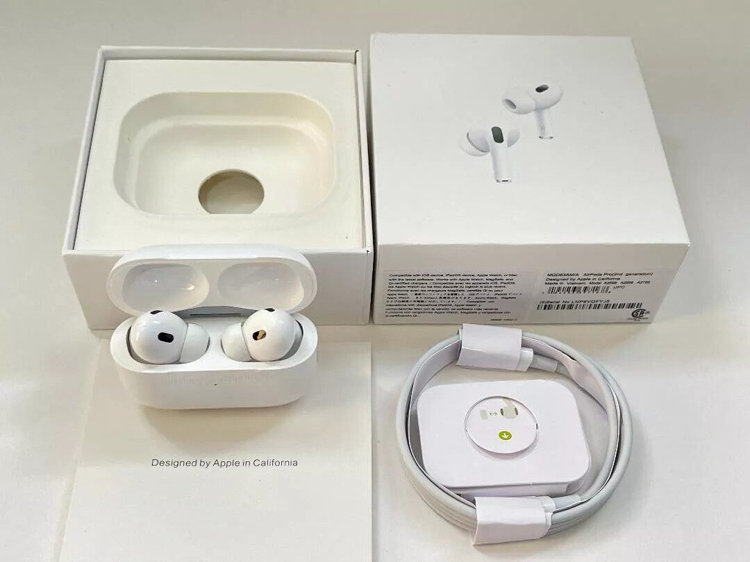 for Apple iPhone 2nd Generation Right Left Pods with Wireless Charging Case~pro