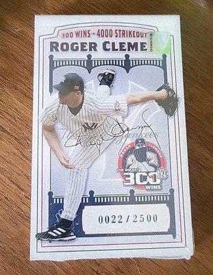 ROGER CLEMENS FLIPP BOOK - BOSTON RED SOX & NEW YORK YANKEES #0022/2500 SEALED