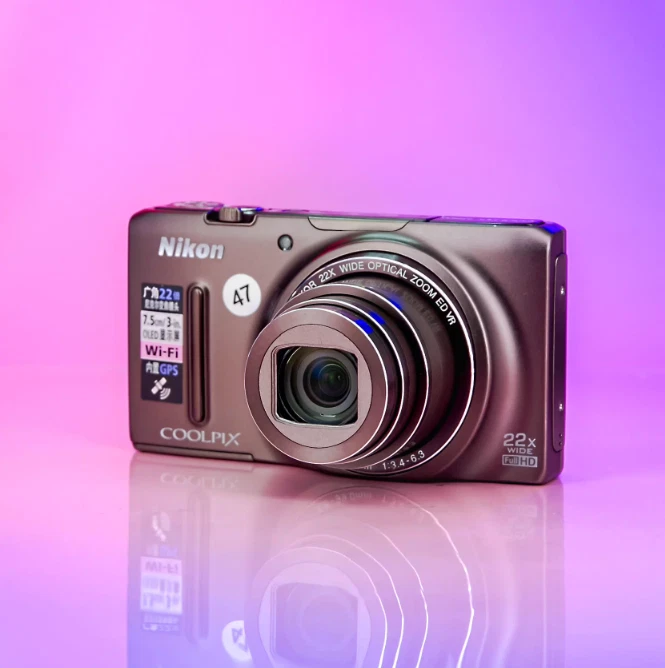 Cámara digital compacta Nikon COOLPIX S9500 18,1 MP 22x zoom óptico con accesorios Foto 2 de 4