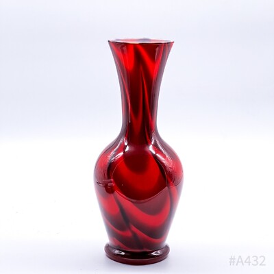 Rote Glasvase mit schwarzem Flammendekor – ca. 29 cm