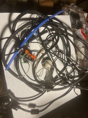 Box lot of wires - looks like computer wires or such - all for same money 