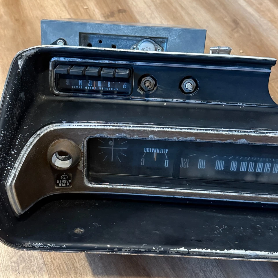 1971 1972 1973 1974 Dodge Charger painel de instrumentos rádio painel satélite - Imagem 2 de 4