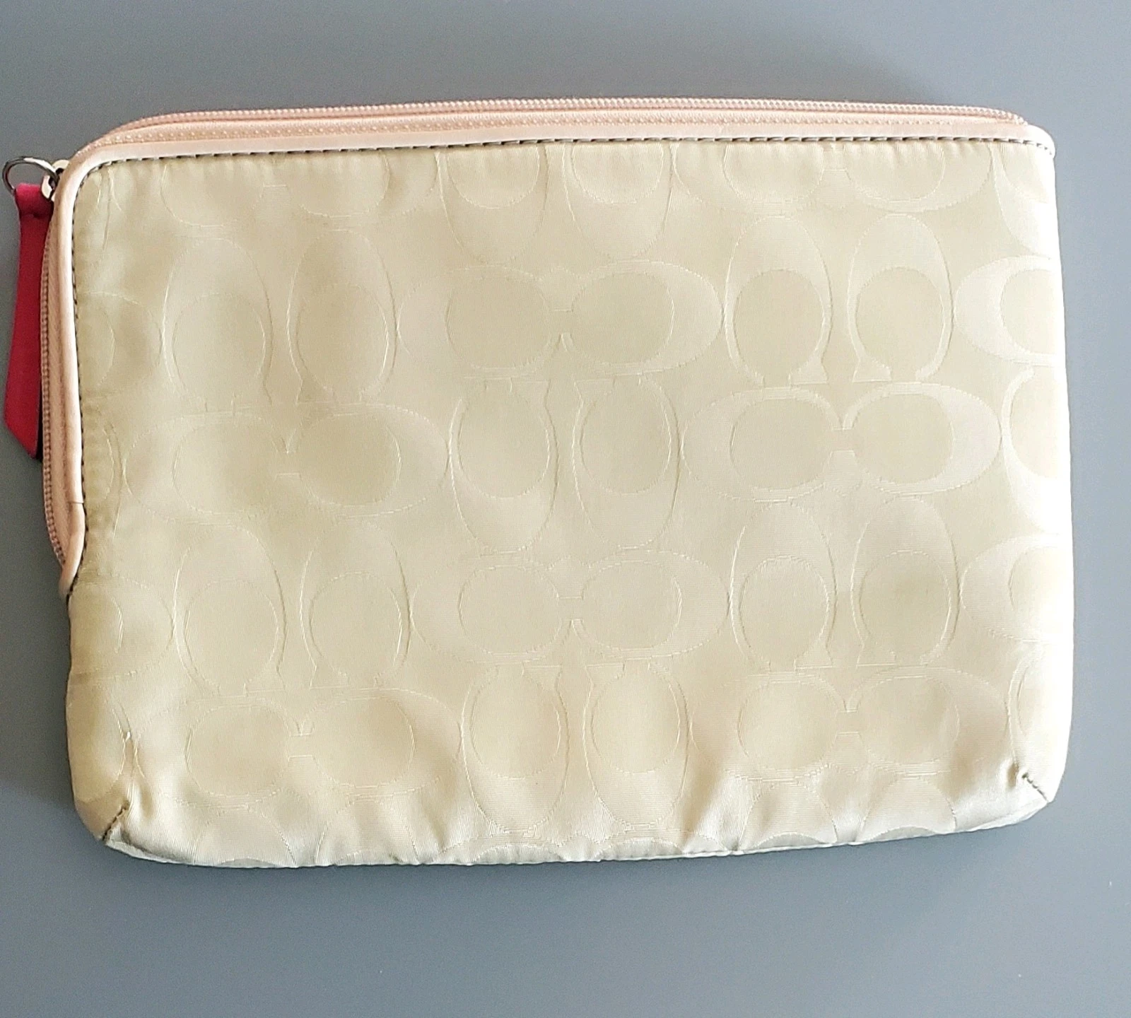 Borsa cosmetica COACH Signature C logo nylon marrone e rosa. Così com'è.