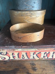 Authentic 19th Century SHAKER Wood Oval Pantry Box Single Finger Handmade