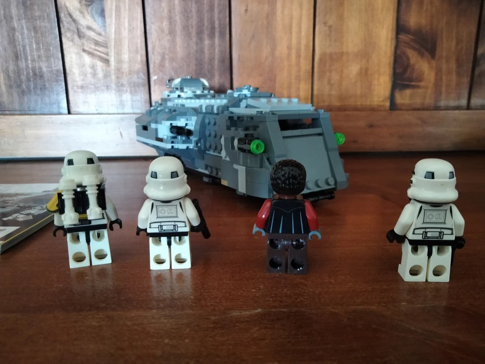 LEGO Star Wars 75311 Imperial Armored Marauder, foto 2 di 4