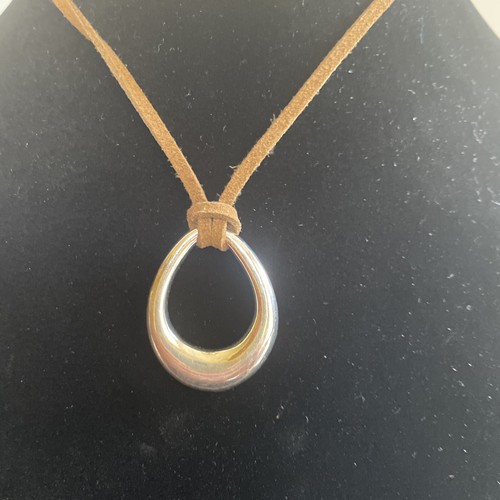 NWT Premier Designs Leather cord & Silver Tone Pendant Necklace Item 20049 - Picture 2 of 5