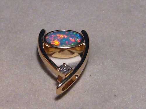 1.0 ct. Opal and Diamond Pendant , Solid 14k Yellow Gold - Picture 9 of 11