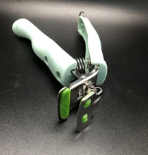 Pan Gripper Bowl Clip Baking Hot Pot Plate Holder Tong Oven Safe Easy Grip Green