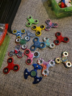 Lot Of 15 Fidget Spinners...All Spin Good Except Like 2-3