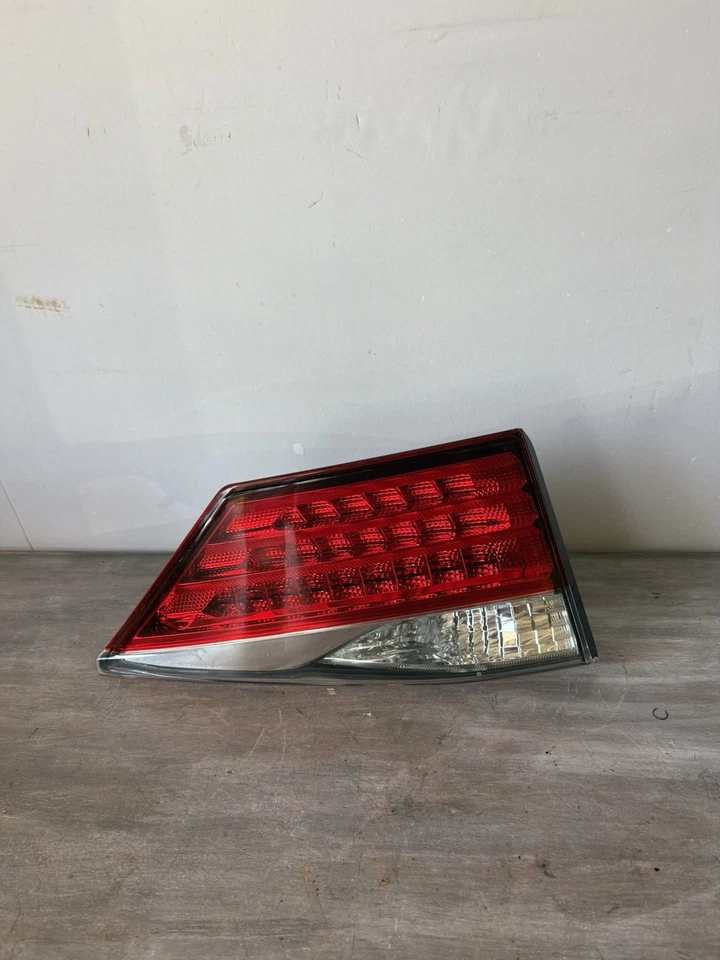 Conjunto de luz trasera interior izquierda lado conductor Lexus ES350 ES300h 2013-2015 - ¡Bonito! Foto 2 de 4