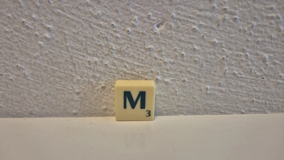 Scrabble Original 51272 Mattel Ersatzteile: Buchstabenstein M - Bild 1 von 1