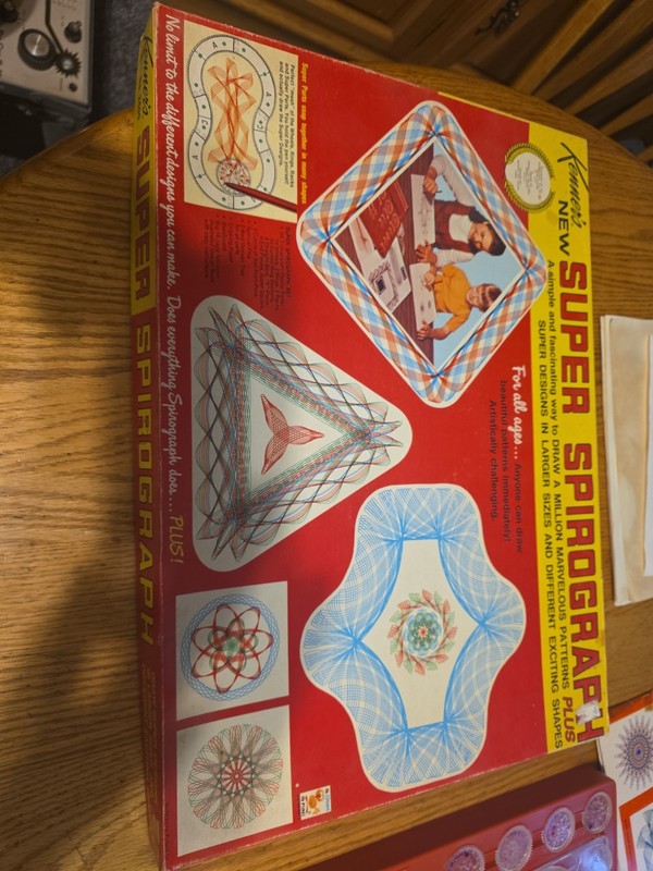 1969 Kenner Super Spirograph Complete in Great Condition  With Extra ART
