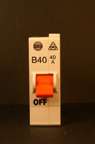 Wylex plug in push button MCB Miniature Circuit breakers replace rewirable fuses - Picture 22 of 34