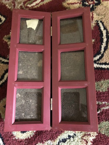 Wooden Vtg 2 fold Hinged Picture Frame Holds 6 Wallet size Photos 10x6