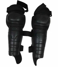 Set of 2 Hatch Centurion TS70 Black Size MEDIUM-LARGE  Shin Guards