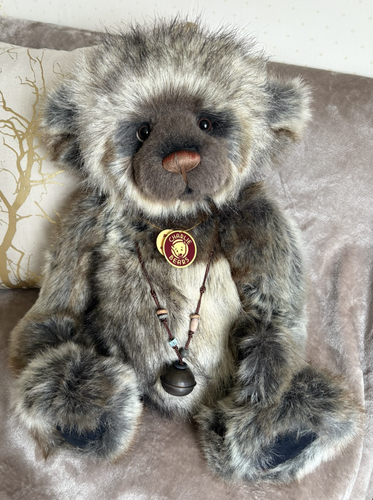 Charlie Bears Hensley 2013, 22" EXCELLENT condition + Tags BIG Bear Can Stand.