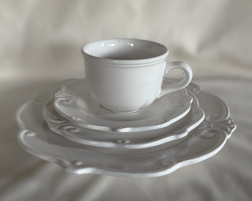 Sauvignon stoneware. 4-piece dinnerware set. Pattern Blanc de Blanc. Scrolls. - Picture 2 of 11