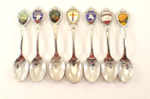 Collector Souvenir Spoons  Set of 7 US States & Attractions Small 3 3/8” Vintage