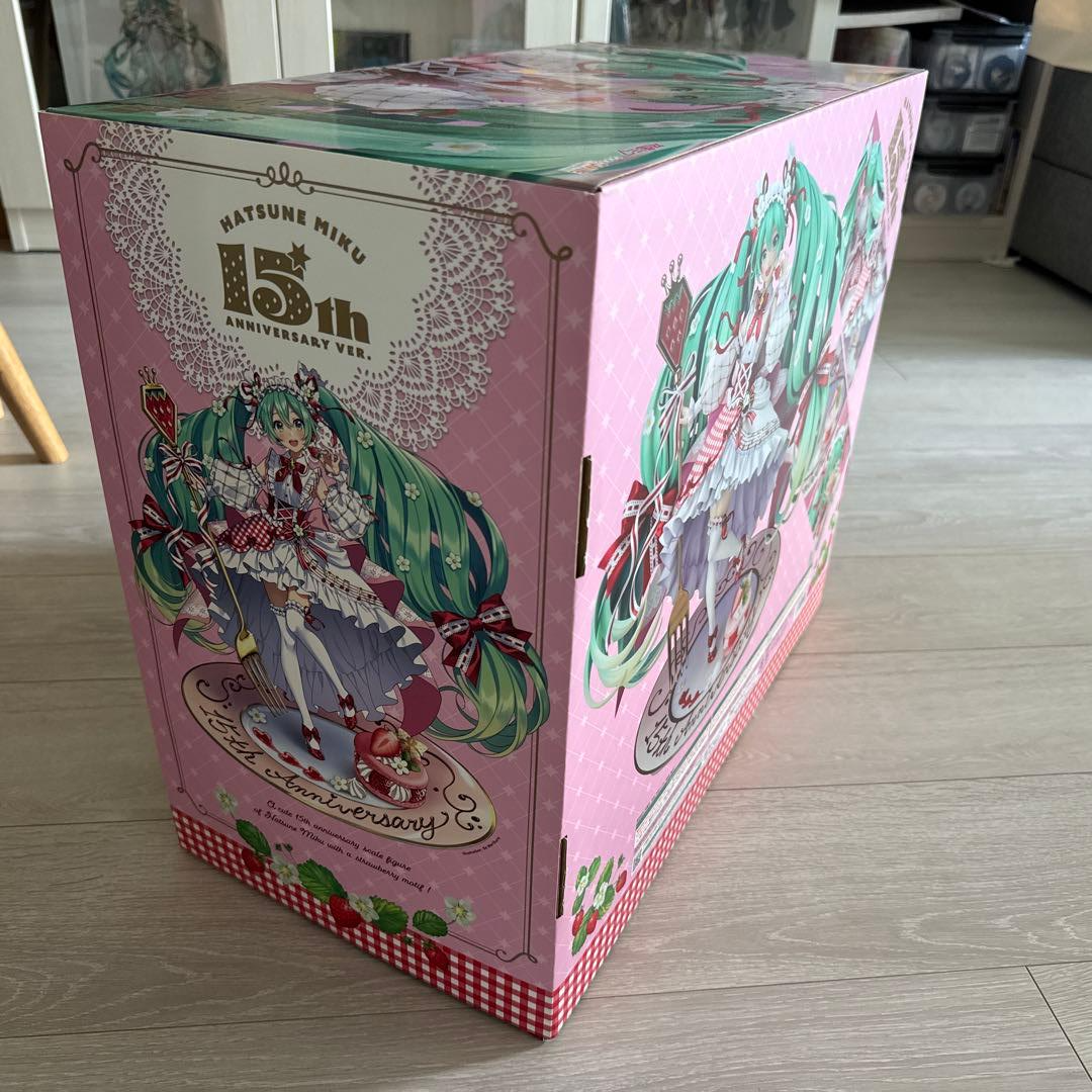 Hatsune Miku 15th Anniversary 1/7 Figure Good Smile Company