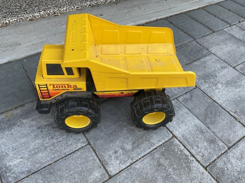 ORIGINAL VINTAGE BIG TONKA DUMP TRUCK