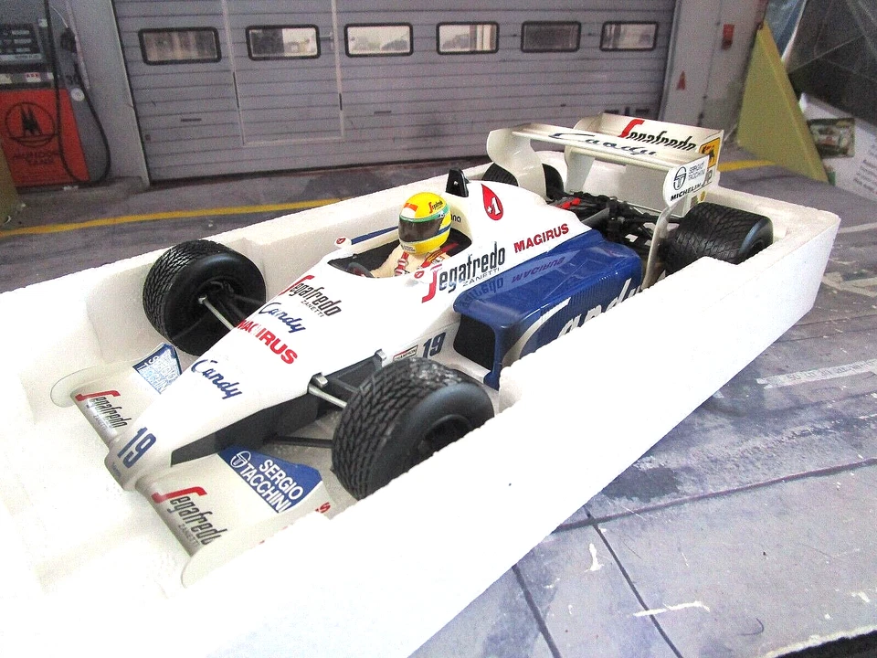 F1 TOLEMAN TG184 Hart GP 1984 #19 Senna 2nd Monaco GP Minichamps 1:18