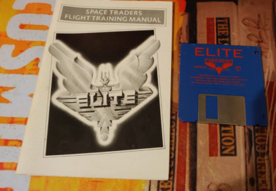 Elite (Firebird 1987) Commodore Amiga (Manual, Disk) works 16-bit