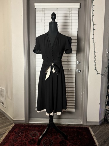Vintage Betsey Johnson 1940's Black & Cream Shoulder Capped Lined Dress, Size 2 - Picture 1 of 8