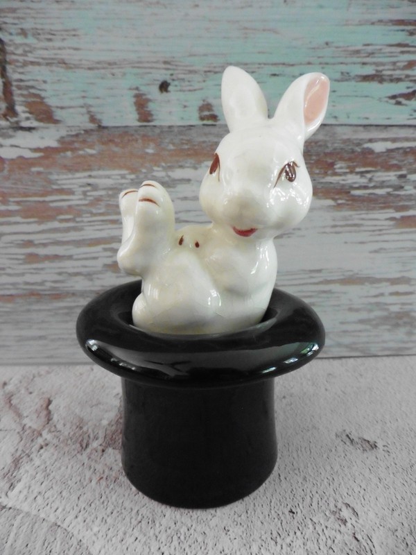 Vintage Ceramic Salt & Pepper Shaker's ~ White Rabbit in Magician Black Top Hat