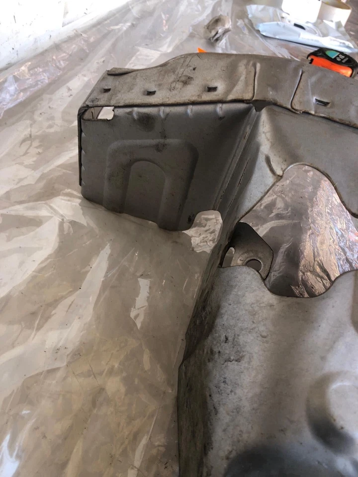 Ford Fusion 2011 colector de escape trasero protector térmico conjunto de molduras 3,0 L Foto 4 de 4