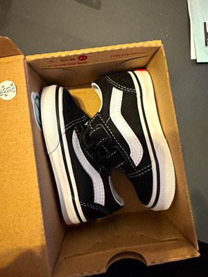 VANS Old Skool V Sneaker Unisex Kinder schwarz/weiß Klett EU 20 Neu