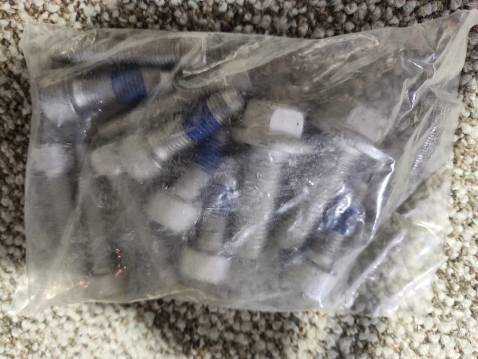 Kit de pernos de buje Dorman 966-001 - Pernos de soporte de rotor y pinza - Ford Transit Foto 2 de 4