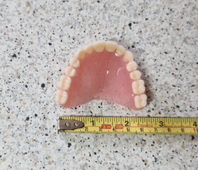 Prothèses Dentaires Complètes - Supérieures Et Inférieures - Fausses Dents Neuves En Acrylique