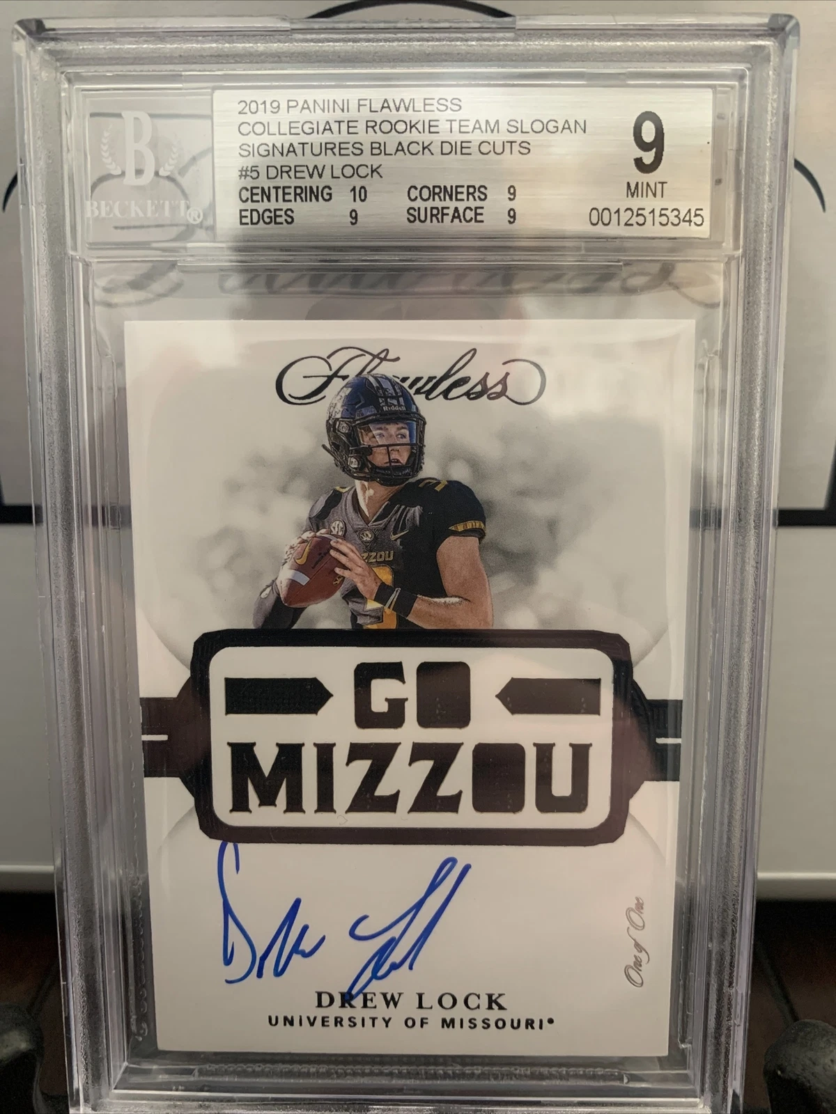 Drew Lock Panini Flawless Collegiate Flawless Rookie Team Slogan Signatures #5 Die Cuts Gold