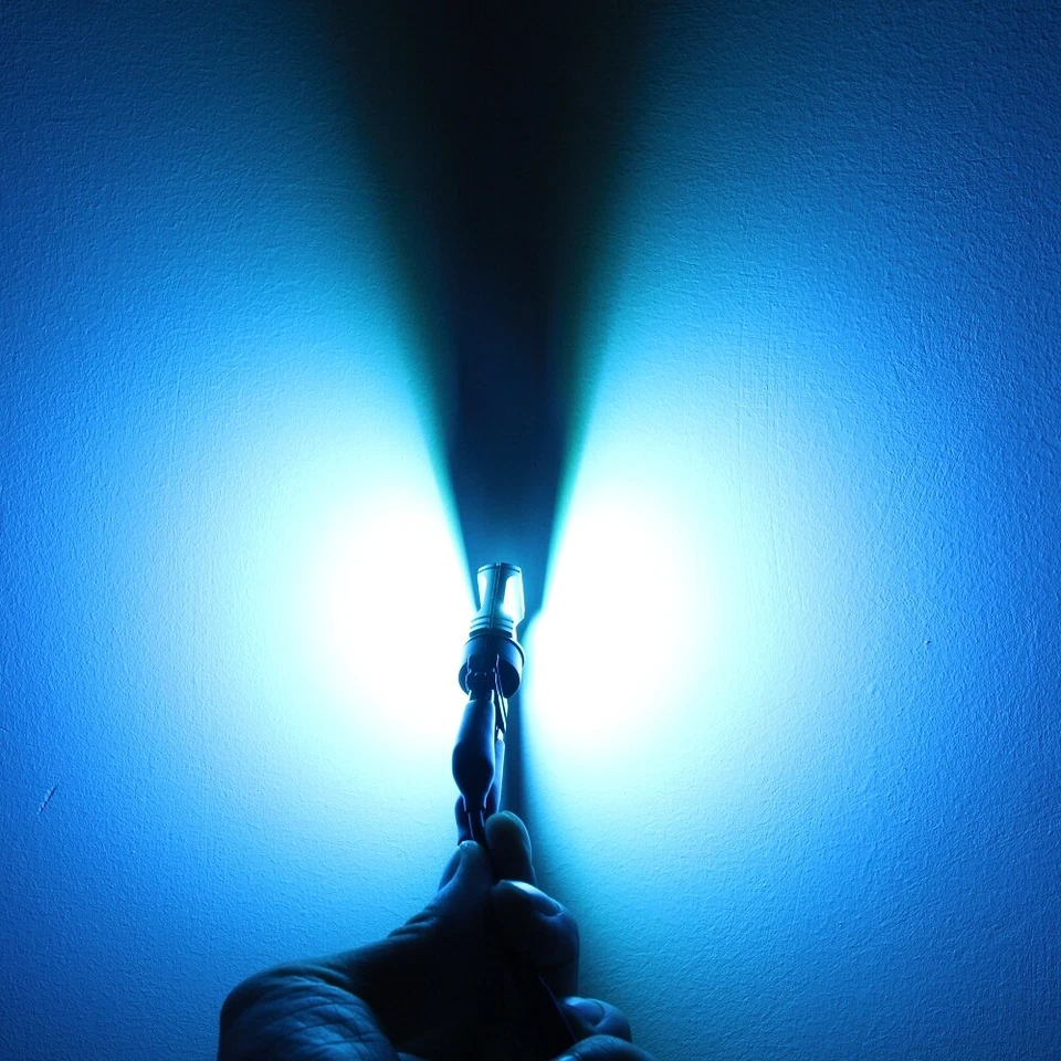 Lâmpada LED 3157 4114 azul claro DRL/azulada para circulação diurna Chevrolet GMC - Imagem 3 de 4