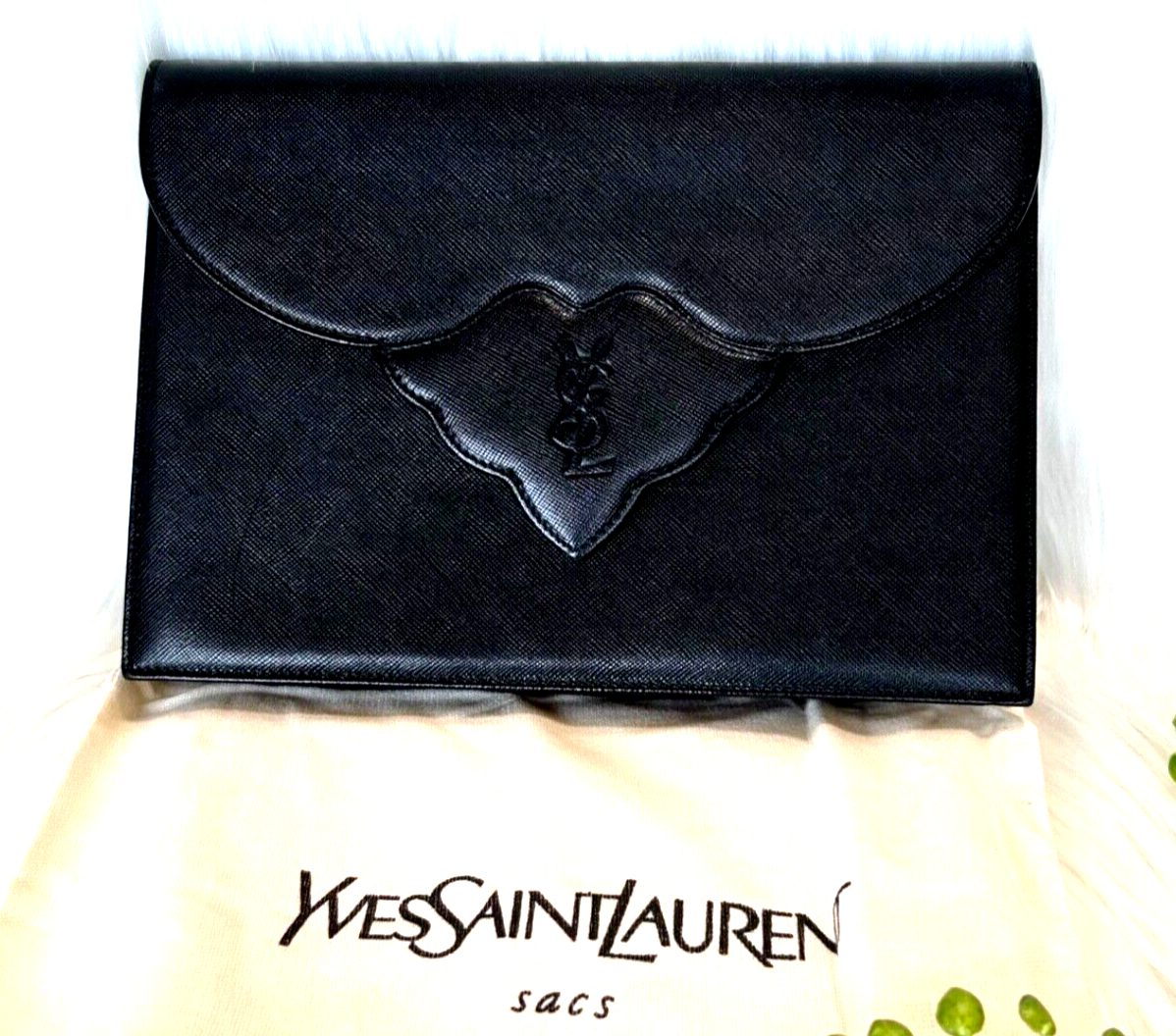 Borsa pochette Yves Saint Laurent in pelle saffiano nera borsa YSL