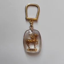 PORTE-CLE BOURBON -CAVALIÈRE ESSO 1966- 