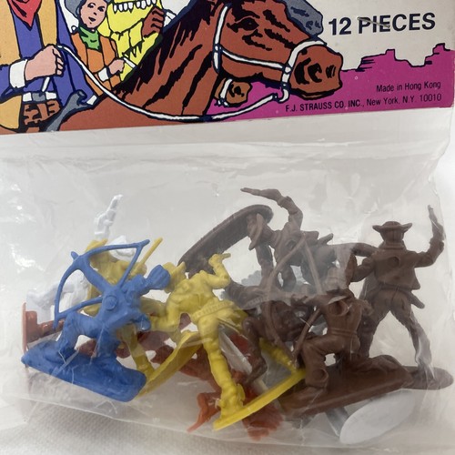 Vintage Cowboy & Indian Set - 12 Pieces by Straco Made in Hong Kong - Picture 5 of 5