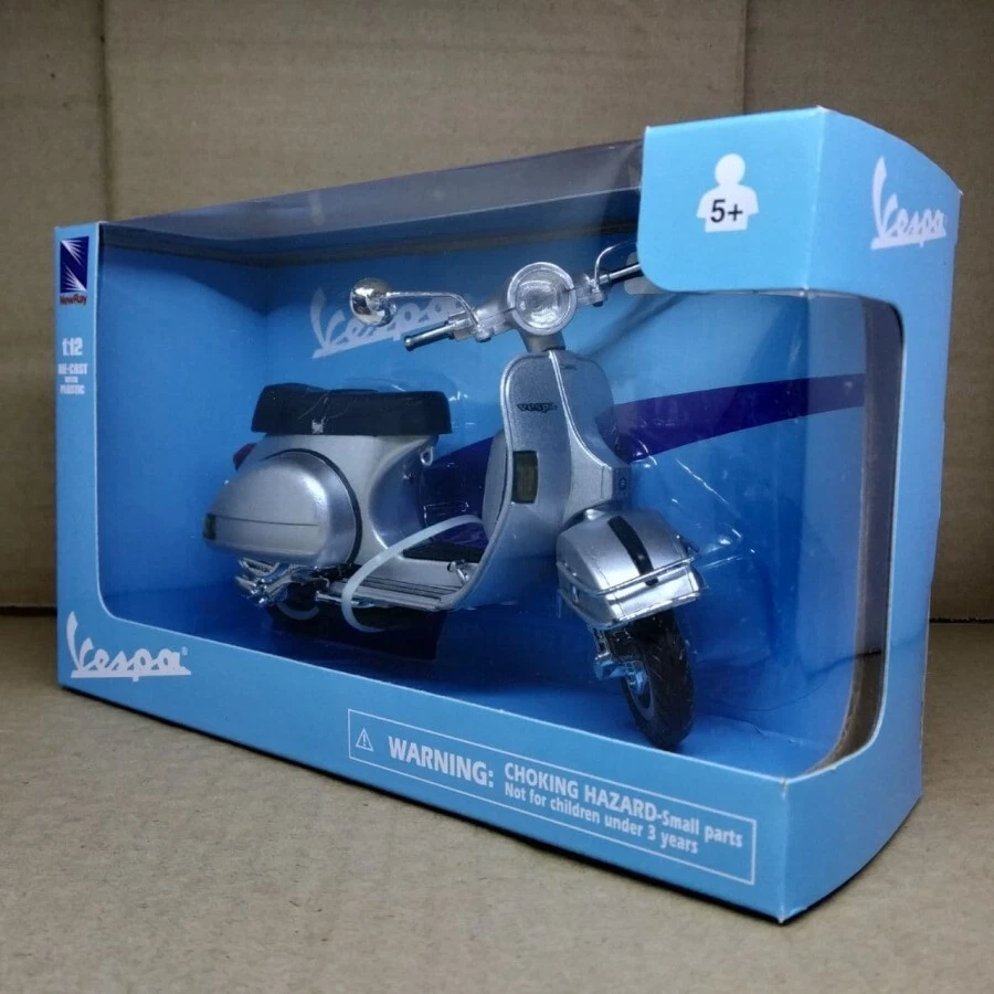 Diecast Miniature Classic Motorcycle Vespa P200E Del Silver For Gift - Image 3 of 4