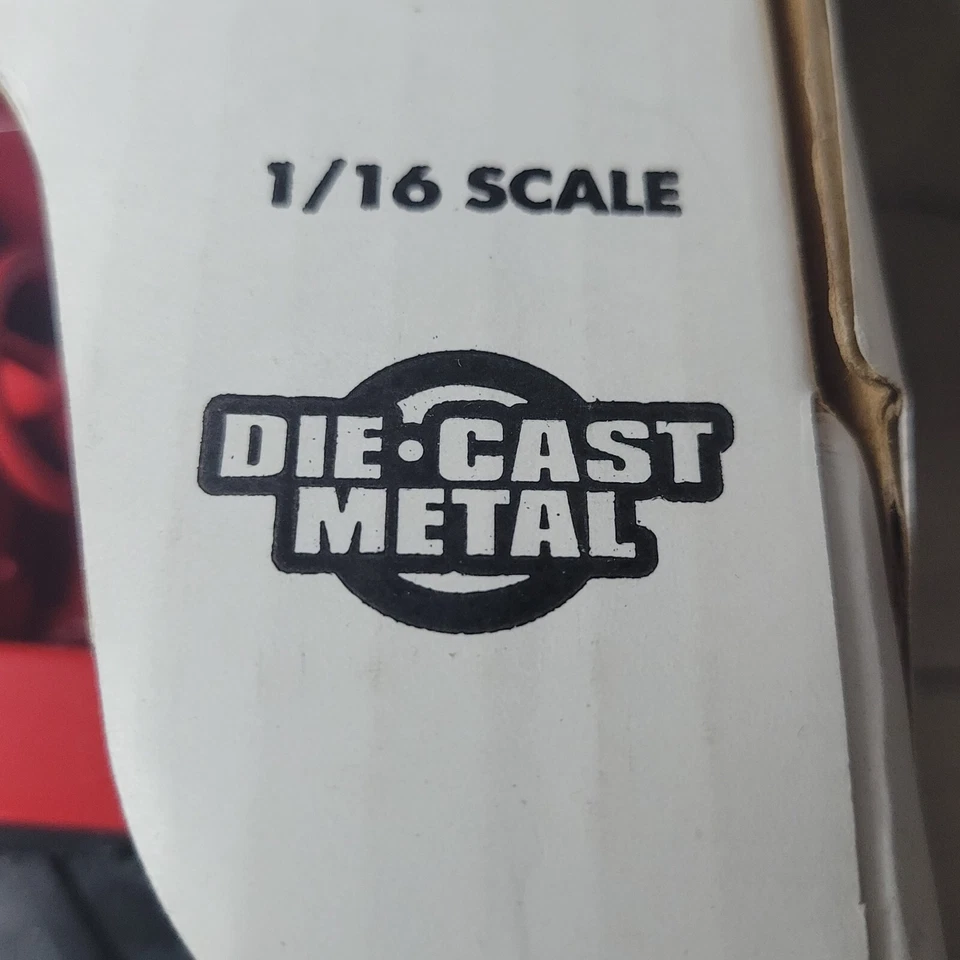 Tractor diésel Ertl International Harvester 600 1995 de colección con frontal estrecho 1/16 Foto 3 de 4