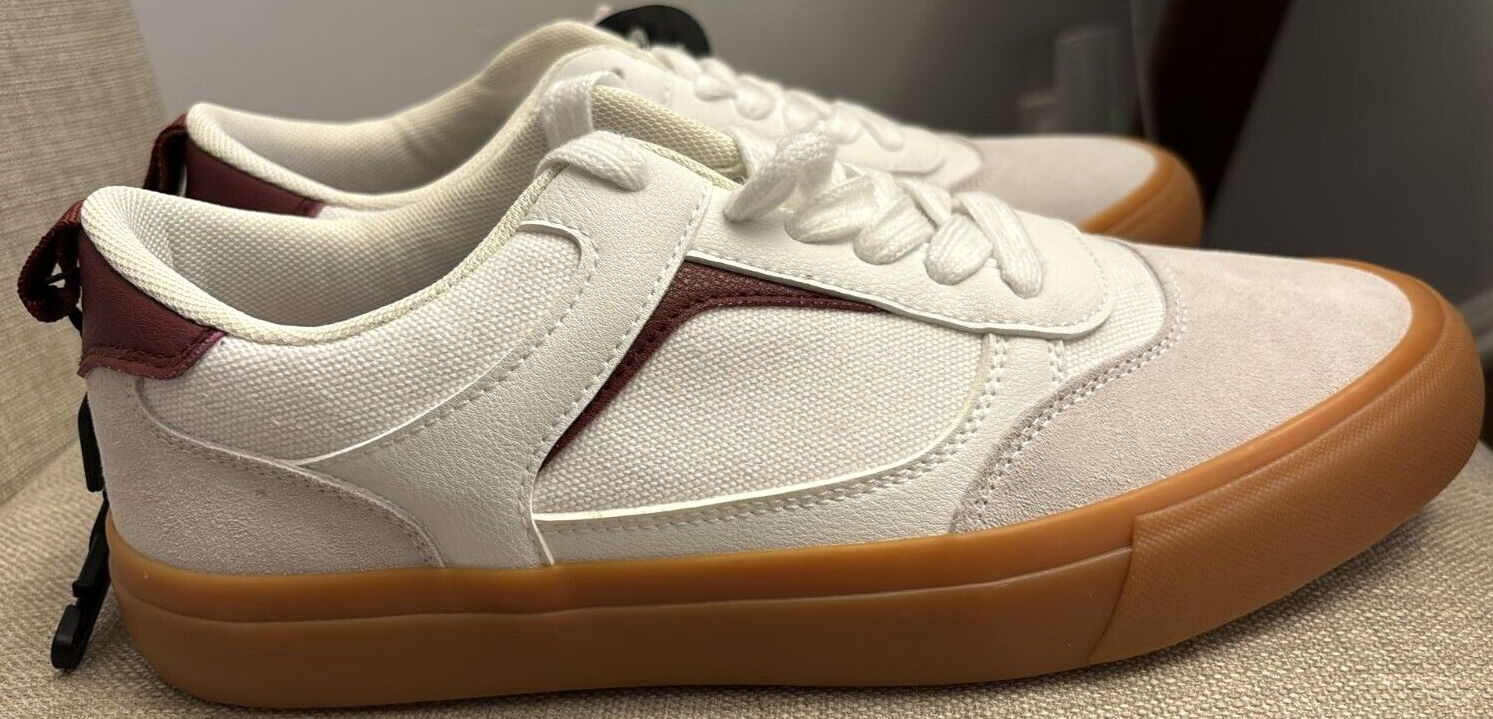 Mens Airwalk White and Burgundy with Genuine Leather Size 8 New With Tag