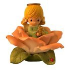 29523 - Beautiful Elegant Coral Desire Rose Angel Figurine for Home and Garden D