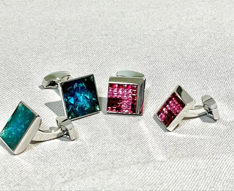 Juego de 2 gemelos cuadrados TATEOSSIAN esmalte azul y rosa usados Foto 2 de 4