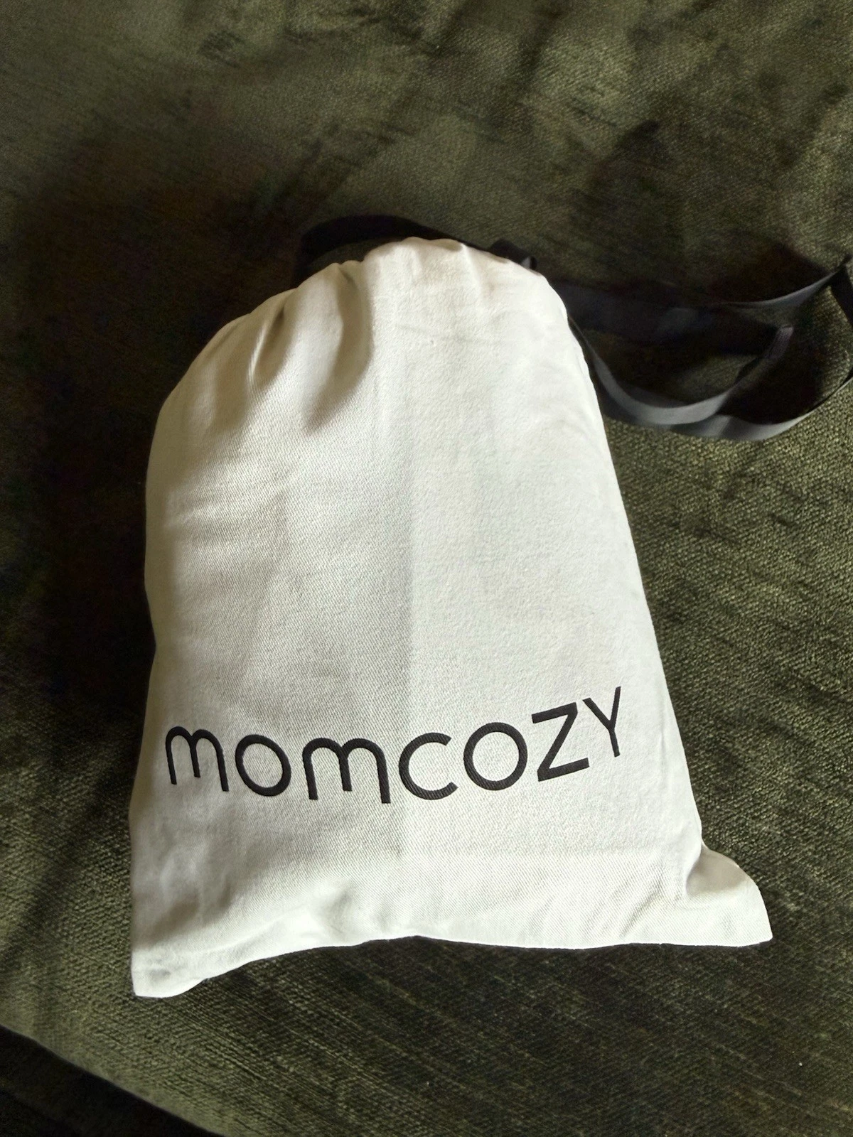 MomCozy Baby Carrier Wrap / Black / New CIB / infant, Toddler / mesh