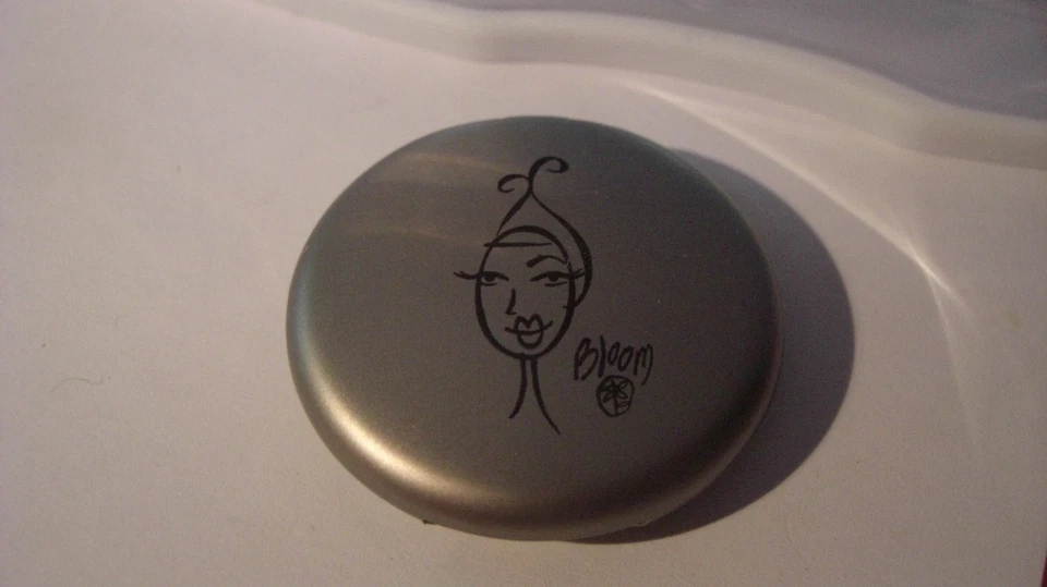 Sombra Bloom Cosmetics céu (azul) - Imagem 2 de 3